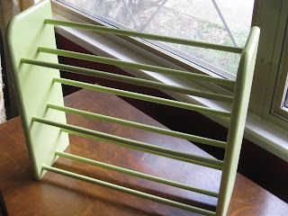 Cd Diy, Boot Organization, Cd Rack, Cd Holder, Cd Storage, Recycled Projects, Diy Holder, Craft Room Organization, A Craft