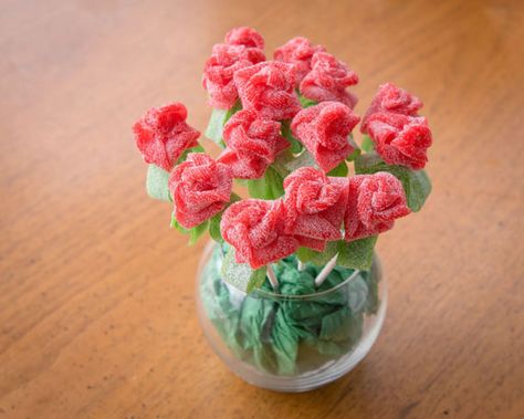 Sour Belt Roses, Roses In Vase, Charro Quince, Vase Bouquet, Sour Belts, Candy Roses, Marshmallow Pops, Food Projects, Best Candy