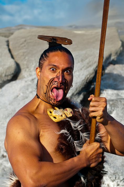 Maori Warrior, New Zealand Tattoo, Maori Tattoos, Maori People, White Guy, Maori Designs, Māori Culture, Warrior Tattoos, Facial Tattoos