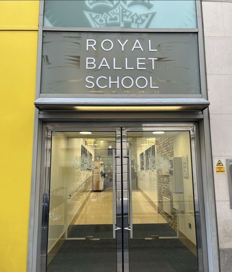 Here's To The Fools Who Dream, Royal Ballet School, Dancer Lifestyle, The Royal Ballet, Ballet Academy, Dance Dreams, Ballet Inspiration, Ballet School, Baby Pink Aesthetic