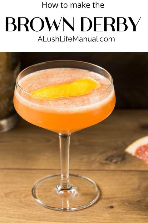 Brown Derby cocktail is a classic bourbon cocktail made with grapefruit juice and honey syrup. The perfect brunch cocktail for every bourbon fan. Grapefruit Bourbon Cocktail, Banana Bourbon Cocktail, Brown Derby Cocktail, Spring Bourbon Cocktails, Summer Bourbon Cocktails, Bourbon Martini, Grapefruit Juice Cocktail, Mocktails Recipes, Grapefruit Cocktail Recipes