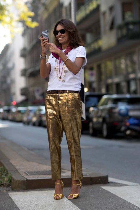 Gold Pants, Mode Hippie, Metallic Pants, 가을 패션, Street Style Looks, Street Chic, Mode Inspiration, Street Styles, Outfits Casuales