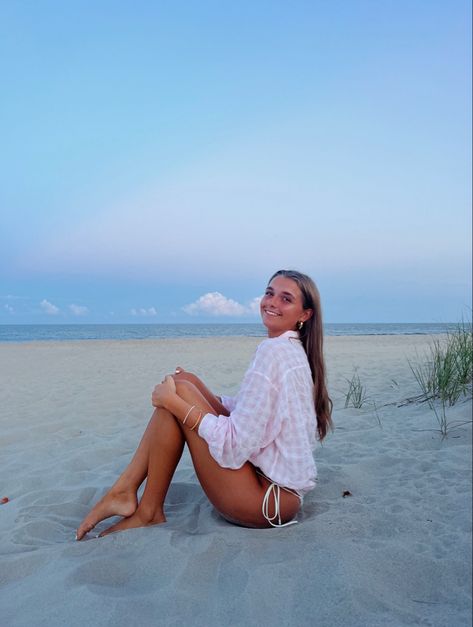 Gulf Shores Beach, Cute Beach Pictures, Beach Week, Beach Instagram Pictures, Preppy Beach, Preppy Lifestyle, Coastal Granddaughter, Beach Pictures Poses, Solo Pics