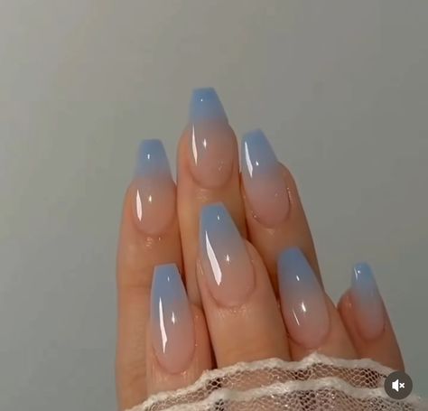 Ombre Nail Designs French Tip, Light Blue Ombré Nails, Blue Ombre Nails Almond, Blue And White Ombré Nails, Gradient Nails Blue, Light Blue Ombre Nails, Nail Inspo Ombre, Ombre Nails Blue, Ombre Blue Nails