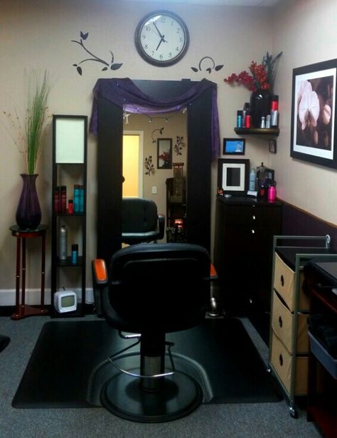 Braiding Station At Home, Hairsalon Ideas, Hair Organization, Salon Decor Studio, Braiding Business, Mobile Hair Salon, Beauty Shop Decor, Hair Room, My Salon Suite