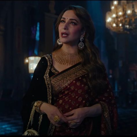 @madhuridixitnene in bhool bhulaiya 3 movie 🎥 #bhoolbhulaya3 #KartikAaryan #madhuridixit #upcomingmovies #traileroutnow #vidyabalan #blockbuster #BollywoodUpdates #horrormovies #HorrorComedy #bollywoodkipathshala #ExploreSpace #trending Bhool Bhulaiya 3 Video, Bhool Bhulaiya 3 Snap, 3 Movie, Actor Photo, Bridal Saree, Horror Movies, Royalty, Saree, Horses