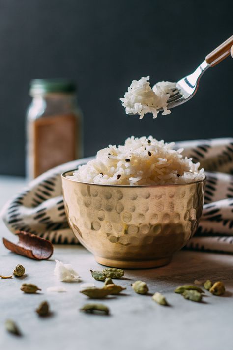 Creamy Savory Cardamom Rice #cardamom #rice #creamy #savory #recipe #vegan | Veeg.co Cardamom Rice, Cardamom Spice, Cardamom Recipe, Masala Chai Tea, Glutenfree Recipe, Tofu Curry, Cardamom Pods, Savory Recipe, Green Cardamom