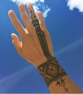 25 Gorgeous Moroccan Mehndi Designs to Try | Bling Sparkle Henna Men, Men Henna Tattoo, Tato Geometris, Herren Hand Tattoos, Tato Salib, Henna Hand, Henna Tattoo Hand, Norse Tattoo, Tato Lengan