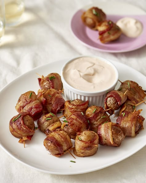 Party Recipe: Bacon-Wrapped Potato Bites with Spicy Sour Cream Dipping Sauce — Recipes from The Kitchn Sour Cream Dipping Sauce, Bacon Wrapped Potatoes, Finger Food Recipes, Bacon Appetizers, Dipping Sauces Recipes, Potato Bites, Perfect Appetizers, Best Appetizers, Bacon Wrapped