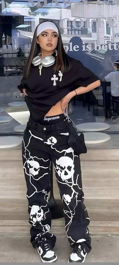 Tomboy Accessories, Trousers And Loafers, Fancy Pants Outfit, Street Style Outfits Casual, Neat Casual Outfits, Fasion Outfits, Effortlessly Chic Outfits, Trendy Outfits For Teens, Tomboy Outfits