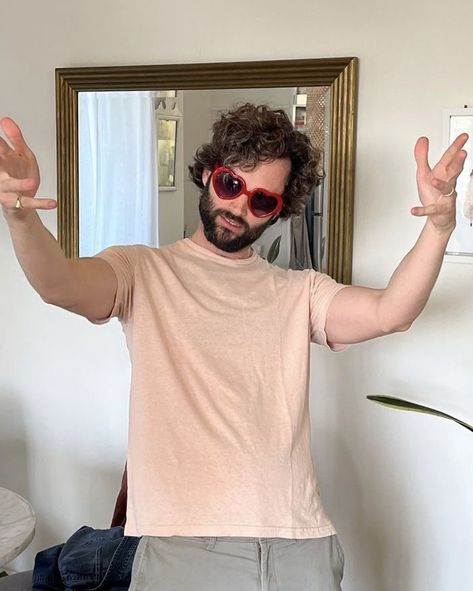 Joe Goldberg, Penn Badgley, Boyfriend Material, Curly Hair, A Man, Sunglasses, Hair