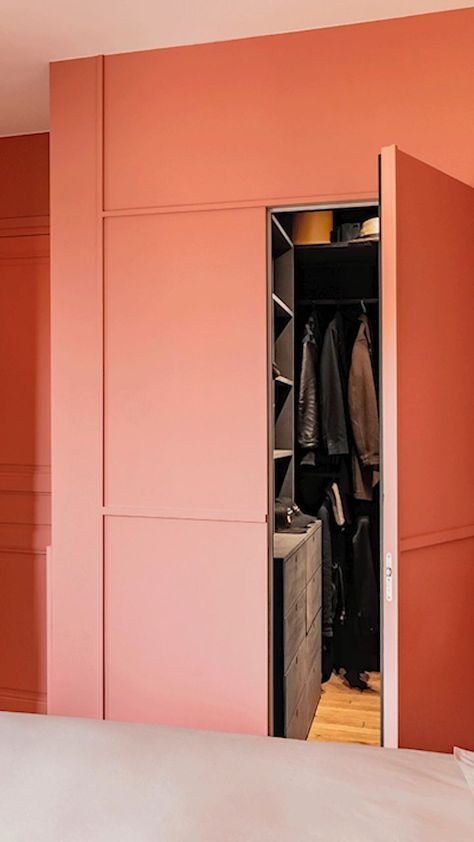 We love a hidde door, hbu? See more from this Paris apartment. Hidden Door Walk In Closet, Hidden Entry Closet, Hiding Closet Doors, Hidden Closet, Secret Doors, Hidden Doors, Entry Closet, Door Wallpaper, Picture Molding