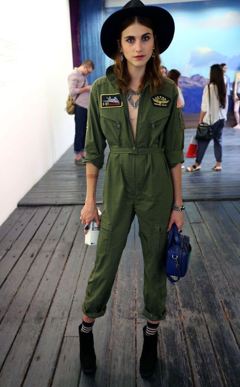 Military Jumpsuit, Langley Fox, Fashion Week Nyc, Military Inspired Fashion, Style Bleu, Style Marocain, Mode Editorials, Nyc Fashion Week, Utility Jumpsuit