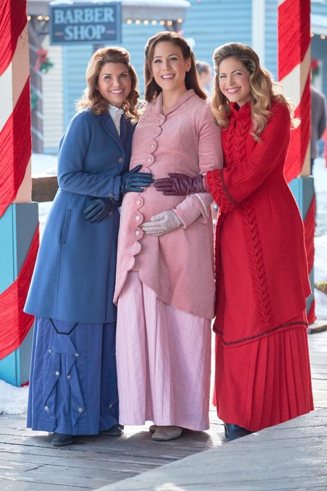 Exclusive Photos! When Calls the Heart: The Greatest Christmas Blessing Sneak Peek Heart Red Aesthetic, Movies On Tv, Christmas Movies On Tv, Family Christmas Movies, When Calls The Heart, Erin Krakow, Jack And Elizabeth, Heart Clothes, Perfect Bride