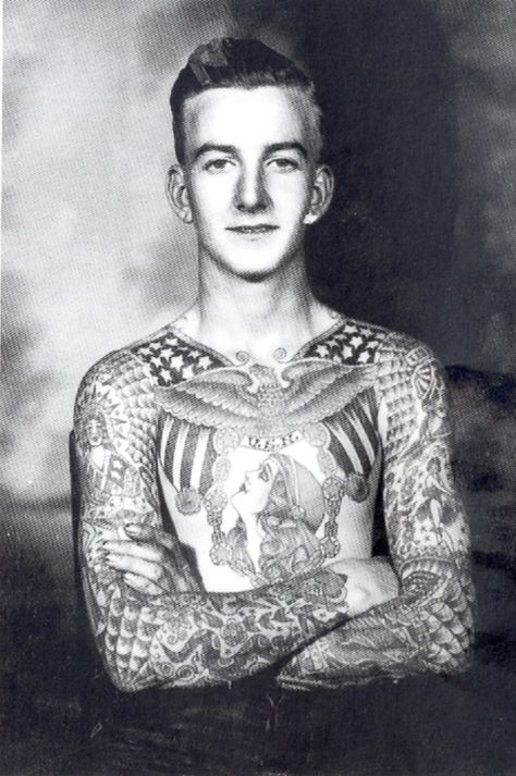 Bob Shaw, tattooer, collector and piece of tattoo history. 1920s Tattoo, Marine Tattoos, Bert Grimm, Navy Tattoos, Torso Tattoos, Retro Tattoos, Tattoo People, Geniale Tattoos, Eagle Tattoo