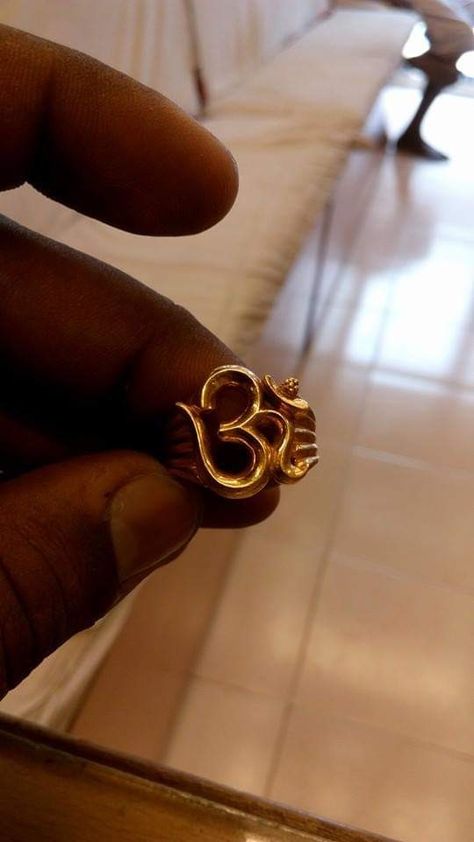 Shiva Gold Rings For Men, Om Gold Ring Designs For Men, Om Rings For Men In Gold, Om Rings For Men, Mens Gold Ring Vintage, Mens Gold Ring, Rudraksha Jewelry, Gold Pendants For Men, Om Tattoo Design