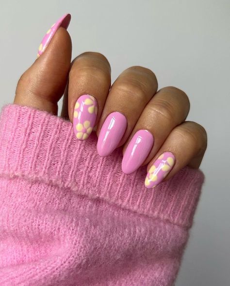 Speing Nails, Pastel Pink And Yellow, Yellow Nails Design, Pink And Yellow Flowers, Nails Yellow, Simple Acrylic Nails, French Acrylic Nails, Exotic Nails, Easter Nails