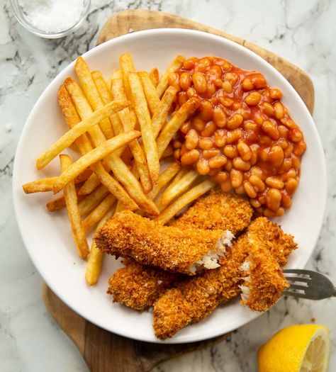 British Breakfast Recipes, Fish Dishes Healthy, Fish Fingers And Chips, Homemade Fish Fingers, Fish Dishes Recipes, Grilled Chicken Recipes Easy, Fish Snacks, Chris Collins, Fish Fingers