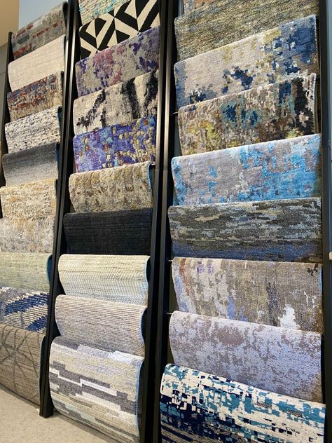 Carpet Shop Interior Design, Carpet Store Design, Wallpaper Showroom, Rug Showroom, Carpet Store, Wallpaper Display, Bed Cover Design, Showroom Decor, Curtain Store