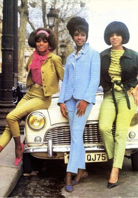 1960s Black Women Fashion, The Supremes 1960s, Soul Bowl, Florence Ballard, Diana Ross Supremes, Mary Wilson, The Supremes, Fashion Decades, Black Glamour