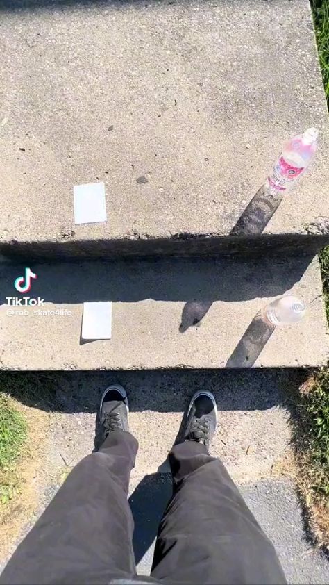 Skate Tricks, Skateboarding Aesthetic, Skateboard Videos, Beginner Skateboard, Skateboarding Tricks, Skate Aesthetic, Skateboard Deck Art, Skateboard Aesthetic, Skateboard Photography