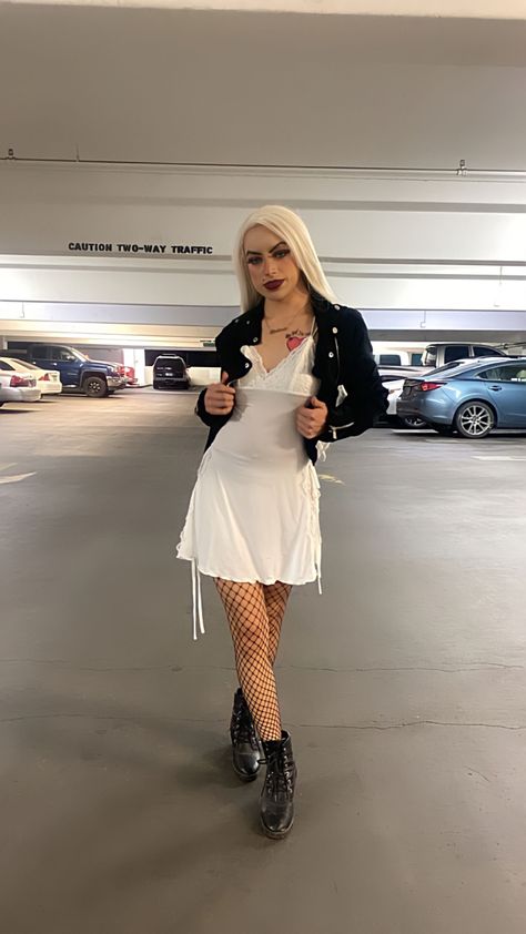 Tiffany Cosplay Chucky, Chucky Ans Tiffany Costume, Tiffany Valentine Outfit, Diy Tiffany Costume Chucky, Tiffany Ray Costume, Chukys Bride Costume, Chucky Y Tiffany Disfraz, Fantasia Tiffany Chucky, Disfraz Tiffany Chucky