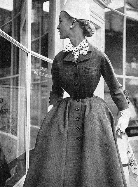 Vintage Glamour. <3 look at how tiny her waist looks!! A Black, A Woman, Walking, Black And White, White, Black