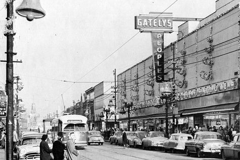 1955--Michigan Avenue at 112th Place--view north (CTA photo) Roseland Chicago, Chicago Buildings, Chicago School, Chicago Pictures, Vintage Michigan, Detroit City, Chicago Neighborhoods, Michigan Avenue, Chicago River