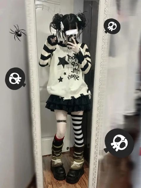 Goth Outfits Winter, Creepy Cute Outfits, Creepy Cute Fashion, Kawaii Outfit Ideas, Estilo Harajuku, Kawaii Outfit, 일본 패션, Harajuku Outfits, Kawaii Fashion Outfits