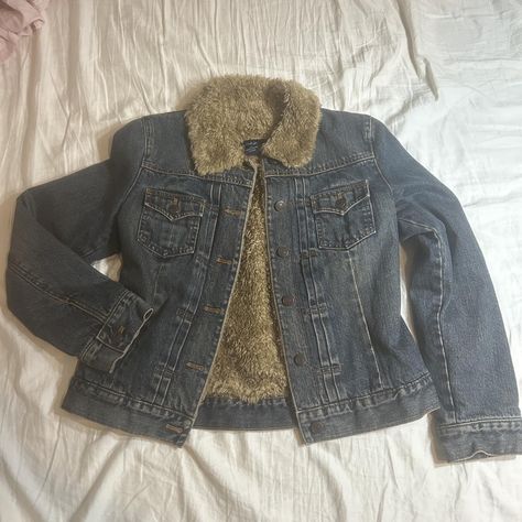 Vintage Gap Denim jacket with faux fur collar... - Depop Jean Jacket With Fur, Gap Denim Jacket, Jacket With Fur, Gap Denim, Faux Fur Collar, Fur Collar, Fur Collars, Jean Jacket, Women's Jacket