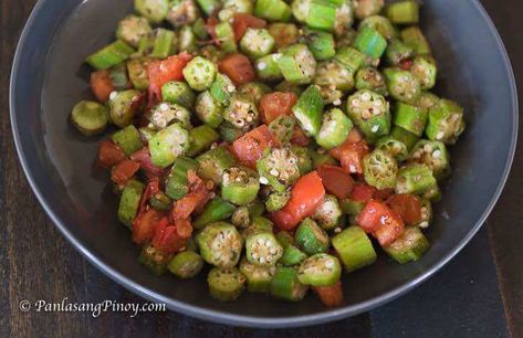 Okra And Tomatoes Southern, Southern Okra, Okra And Tomato Recipe, Smothered Okra, Easy Vegetable Dishes, Southern Cornbread Salad, Filipino Vegetable Recipes, Southern Fried Okra, Southern Coleslaw