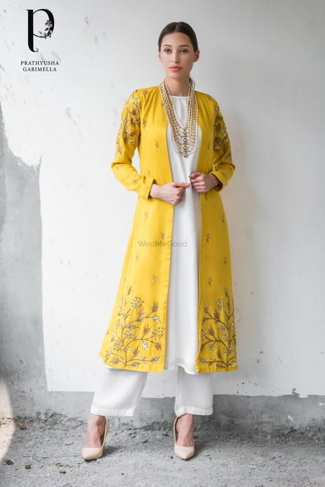 Unique jacket outfit in yellow and white with straight pants Prathyusha Garimella, Look Kimono, Kurta Designs Women, Pakistani Dress Design, Indian Designer Outfits, Indian Attire, Manish, Designer Dresses Indian, Long Jacket