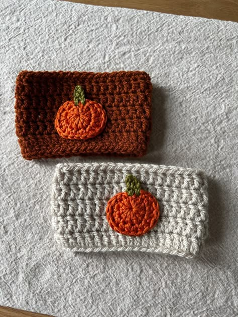 ~Pumpkin Crochet Cup Cosy~ Why not ditch the plastic/paper sleeves & switch to a reusable crochet cup cosy? It's a perfect accessory for your coffee cup & makes for a nice little gift for Halloween/autumn.  ABOUT - high quality & will last years - eco-friendly - fits standard coffee cup - protects your hands from hot beverages SHIPPING - shipped in 1-3 working days - can take up to 5 working days to arrive within UK & 1-2 weeks for countries outside of the UK Coffee Cup Cosy Crochet, Crochet Halloween Party Favors, Autumn Crochet Ideas, October Crochet, Autumn Diys, Fall Crochet Ideas, Cosy Halloween, Cup Cosy, Crochet Pour Halloween