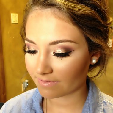 Homecoming makeup- would look beautiful with your face & your dress!!! Airbrush Makeup Wedding, Eyeliner Wings, Purple Smokey Eye, Wedding Hairstyles And Makeup, Beauty Make-up, Braut Make-up, Airbrush Makeup, Bridesmaid Makeup, Kiss Makeup