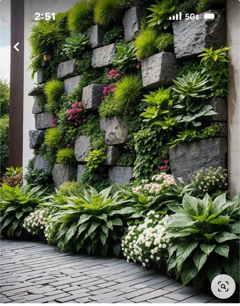 Garden Ideas For Small Yards, Backyard Rock Garden, Succulent Rock Garden, Labyrinth Garden, Green Wall Design, Zen Rock Garden, Artificial Green Wall, Rock Garden Design, Walled Garden