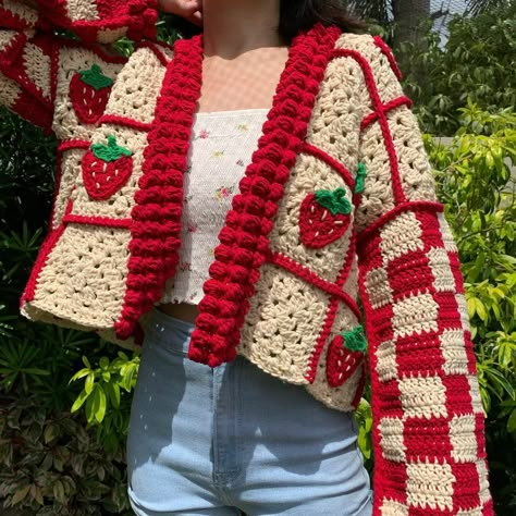 Crochet Sweater Design, Kawaii Crochet, Crochet Design Pattern, Crochet Clothing And Accessories, Crochet Fashion Patterns, Fun Crochet Projects, Crochet Things, Diy Crochet Projects, Crochet Inspo