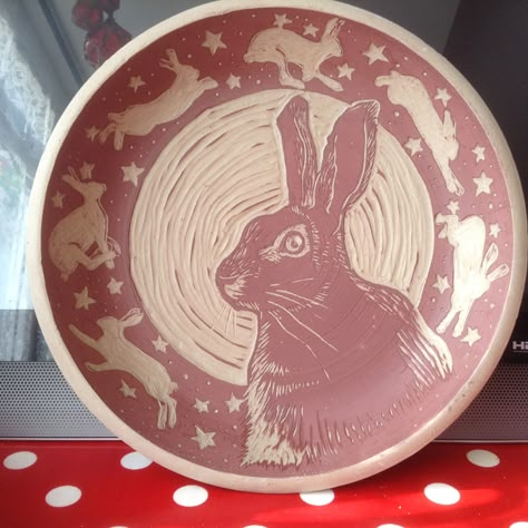 Ceramic Surface Design, Hare Silhouette, Sgraffito Pottery, Diy Pottery Painting, Pottery Inspo, Clay Stuff, Hand Building, Pottery Painting Designs, Pottery Plate