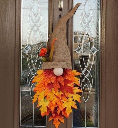 Dekoratívne Vence, Door Hanging Decorations, Front Door Christmas Decorations, Easy Fall Crafts, Dekor Diy, Fall Thanksgiving Decor, Fall Halloween Crafts, Fall Crafts Diy, Autumn Crafts