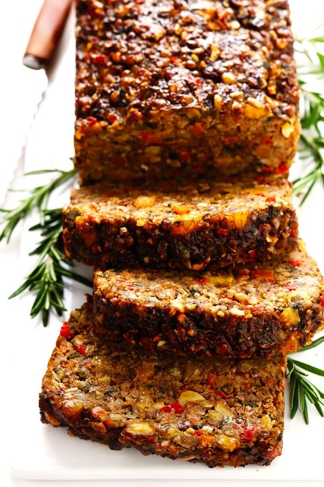 Nut Roast Recipe, Vegetarian Nut Roast, Roasted Nuts Recipe, Nut Roast, Vegetarian Roast, Nut Loaf, Dinner Christmas, Gimme Some Oven, Roasted Nuts