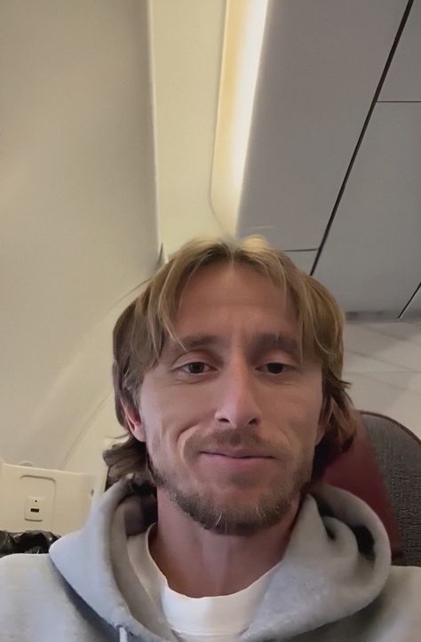 Modric Real Madrid, Ramadan Photos, Football Wags, Luka Modric, Football Players Images, Real Madrid Players, Soccer Guys, Best Club, Soccer Boys