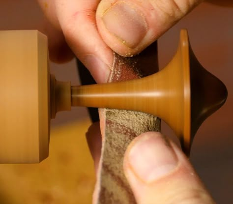 Wood Turning For Beginners, Wood Spinning Tops, Lathe Projects Woodturning, Craft Supply Labels, Lathe Stand, Wood Lathe Projects, Stump Table, Wood Turning Ideas, Woodturning Projects