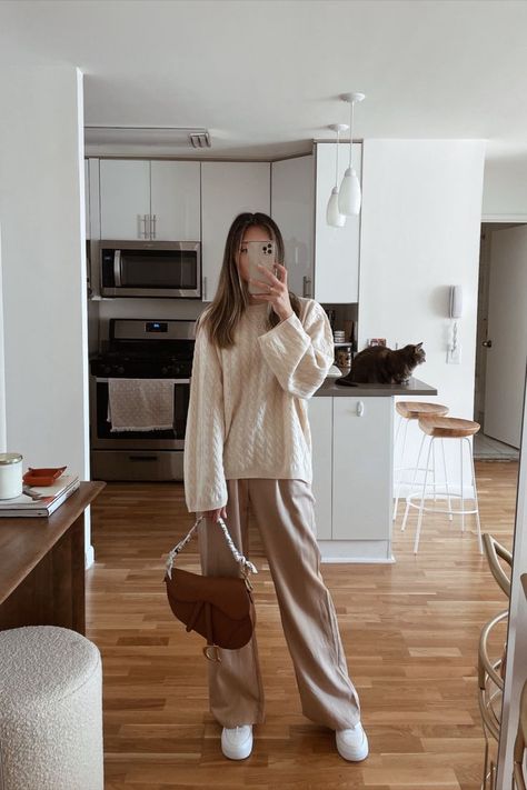 Cable Sweater Outfit, Trousers White Sneakers, White Knit Sweater Outfit, Cream Trousers Outfit, Knit Pants Outfit, Cream Pants Outfit, Tailored Pants Outfit, Cashmere Sweater Outfit, Cream Sweater Outfit