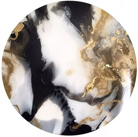 Resin art. 100cm custom artwork for a friend. Black white and gold round resin painting Diy Art Paintings, Friend Art, زجاج ملون, Resin Art Painting, Geode Art, Paintings Abstract, Black Art Painting, Soyut Sanat Tabloları, Round Art