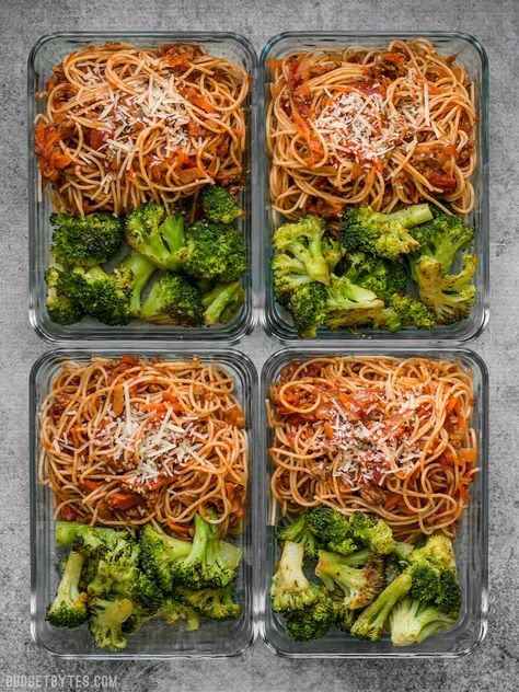 This simple Spaghetti Meal Prep is hiding a ton of good-for-you vegetables in a classic comforting dish. BudgetBytes.com Spaghetti Meal Prep, Simple Spaghetti, Healthy Afternoon Snacks, Budget Bytes, Meal Prep Plans, Healthy Lunch Meal Prep, Dinner Meal Prep, Work Meals, Easy Healthy Meal Prep