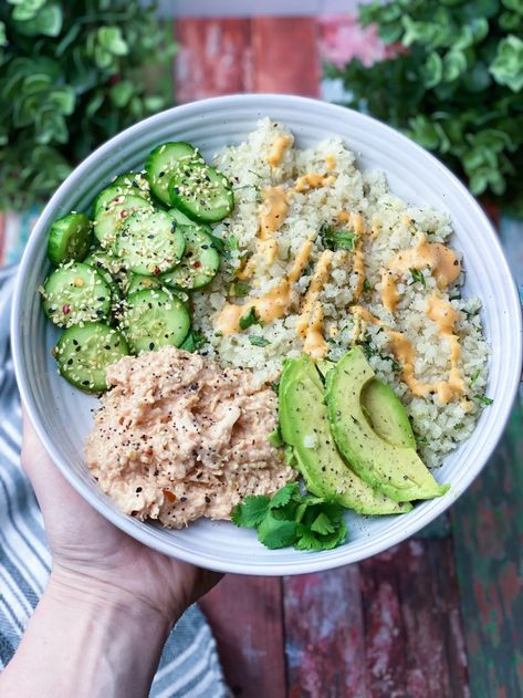 Spicy Tuna Poke Bowl, Spicy Tuna Poke, Tuna Poke Bowl, Tuna Poke, Plats Healthy, Healthy Bowls, Spicy Tuna, Quick And Easy Dinner, Indian Curry