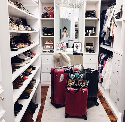 ✦ Walk In Closet Ideas, Makeup Beauty Room, House Closet, Luxury Kids Bedroom, Closet Planning, Nyc Closet, Closet Design Layout, Closet Renovation, Closet Decor