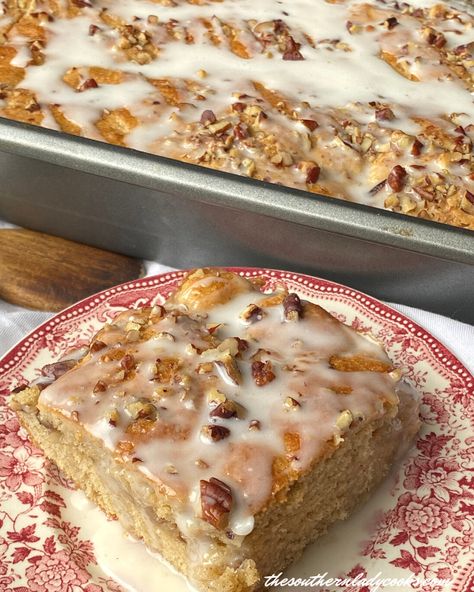 Apple Coffee Cake, Apple Coffee, The Southern Lady Cooks, Coffee Cake Recipes Easy, Southern Lady Cooks, Apple Coffee Cakes, Glaze For Cake, Apple Pie Filling, Apple Dessert Recipes