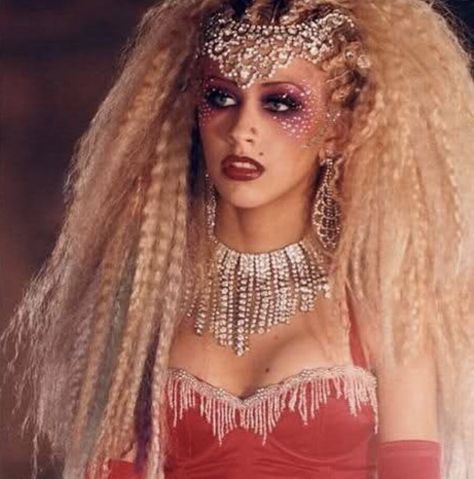 2000s on Twitter: "lady marmalade✨… " Christina Aguilera Lady Marmalade, Lady Gaga Body, Victoria Villarroel, Burlesque Makeup, 2000s Pop Culture, Lady Marmalade, Show Makeup, College Looks, Crimped Hair