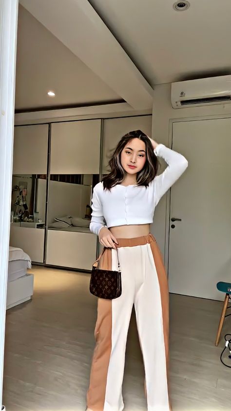 Odelyn Mackenzie, Ootd Korean Style, Color Combinations For Clothes, Tumblr Fashion, Korean Fashion Trends, Asian Style, Casual Style Outfits, Everyday Outfits, Fashion Inspo Outfits