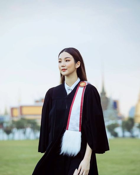 University Graduation, Graduation Photography, Graduation Photos, Asian Actors, Every Woman, Nun Dress, Academic Dress, Beauty Hacks, Thailand